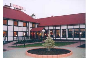 Польша Hotel Święta Lipka, Экстерьер